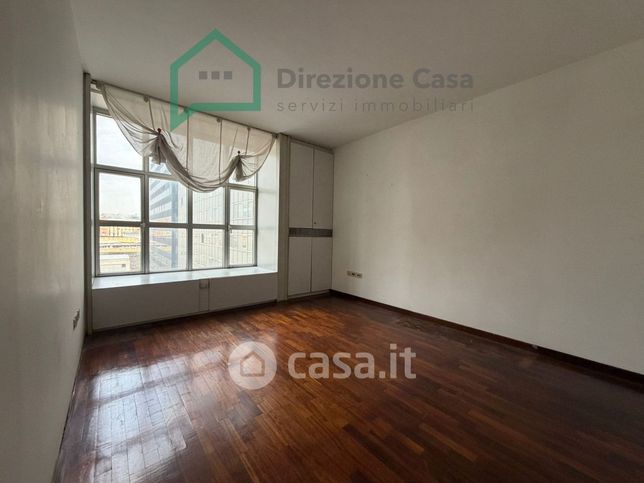 Ufficio in commerciale in Viale della Costituzione 1