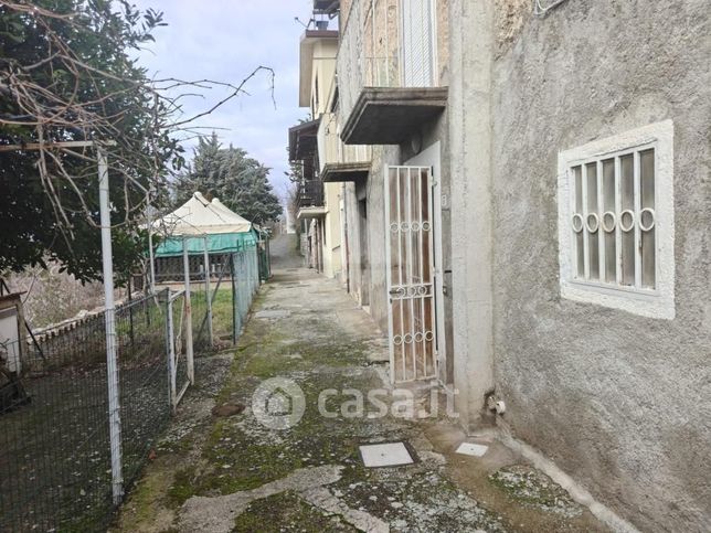Appartamento in residenziale in Via Assergi 15