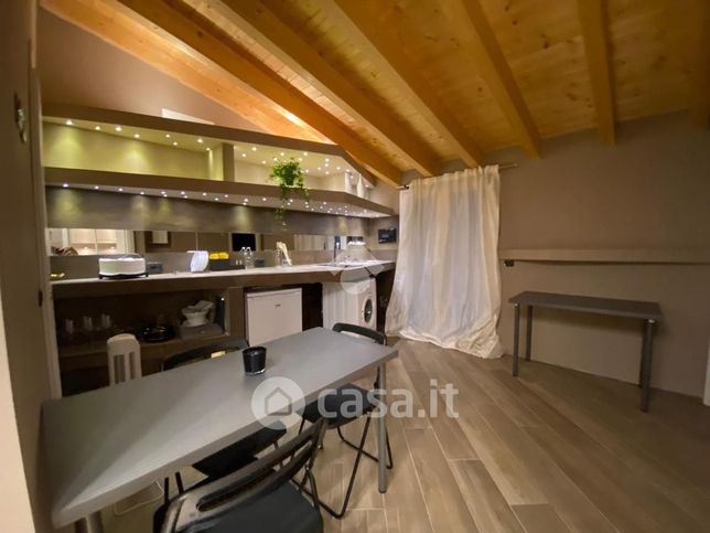 Appartamento in residenziale in Via Luigi Ornato 44