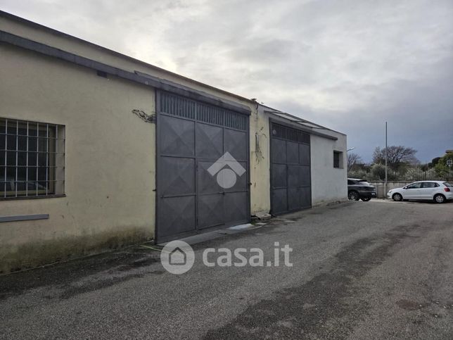 Capannone in commerciale in Via Capo d'Acqua 1
