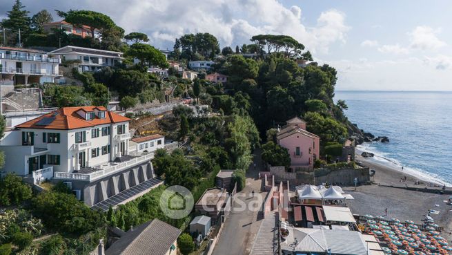 Villa in residenziale in Corso Vittorio Poggi