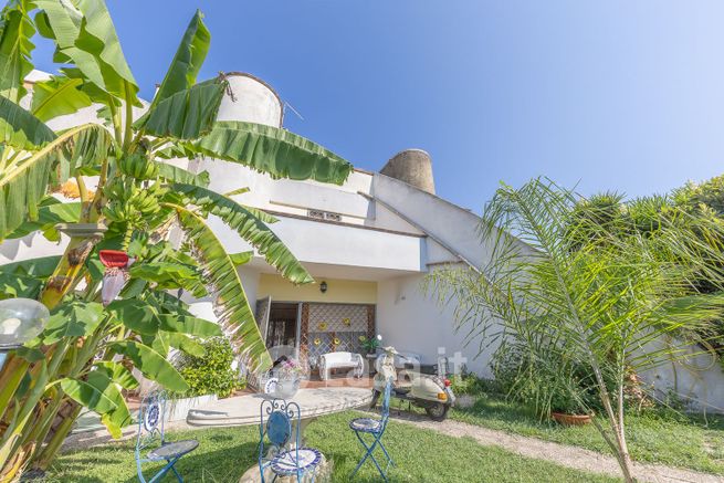 Villetta a schiera in residenziale in Via Elena 58