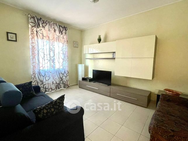 Appartamento in residenziale in Via Ugo Foscolo 23