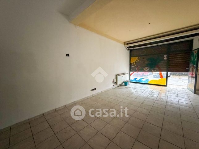 Ufficio in commerciale in Via Amerigo Vespucci 15