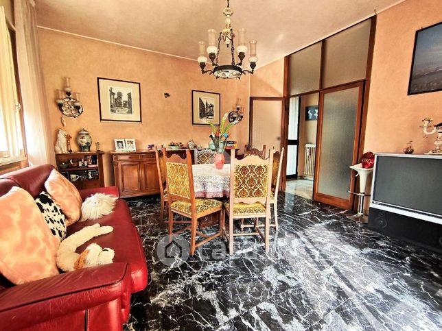 Villa in residenziale in Via Caduti del Lavoro 11