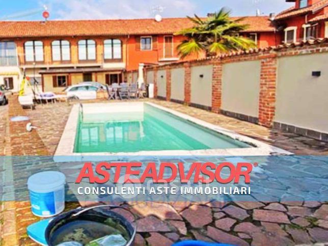 Casa bi/trifamiliare in residenziale in Strada Falchetto 82