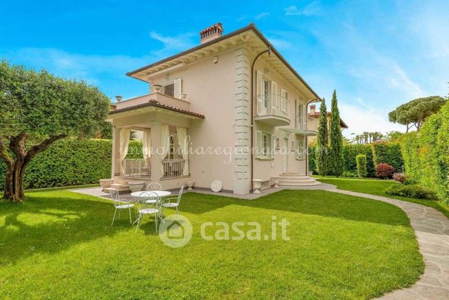 Villa in residenziale in Via Fiumetto