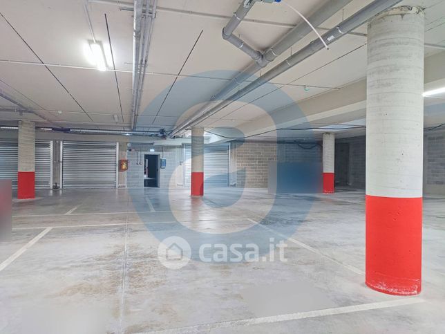 Garage/posto auto in residenziale in Via Mario Giannini 1