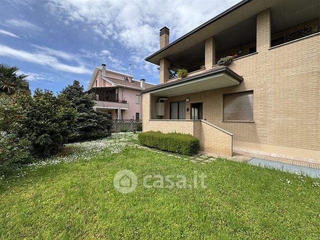 Appartamento in residenziale in Via V. Bellini 70