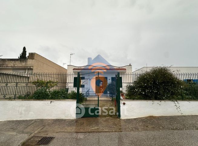 Villa in residenziale in Via Teseo 1