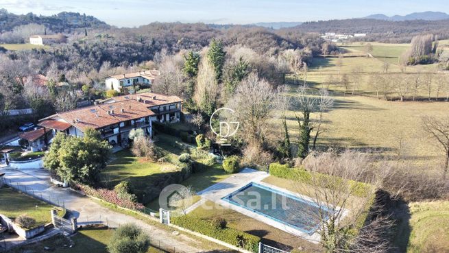 Appartamento in residenziale in Via Fienile 3