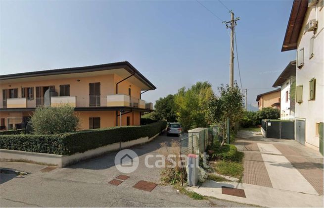 Garage/posto auto in residenziale in Via Cave 2