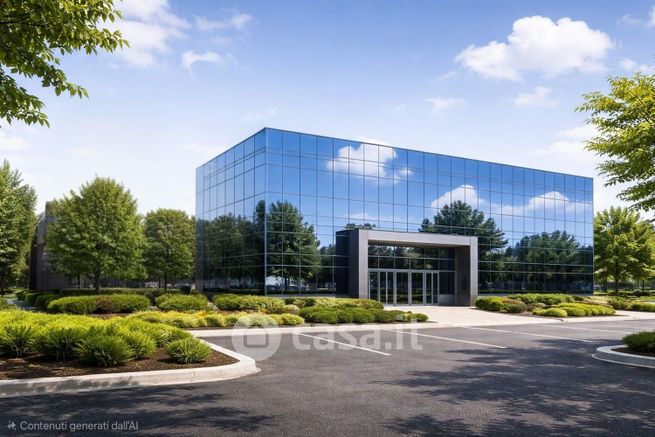 Capannone in commerciale in 