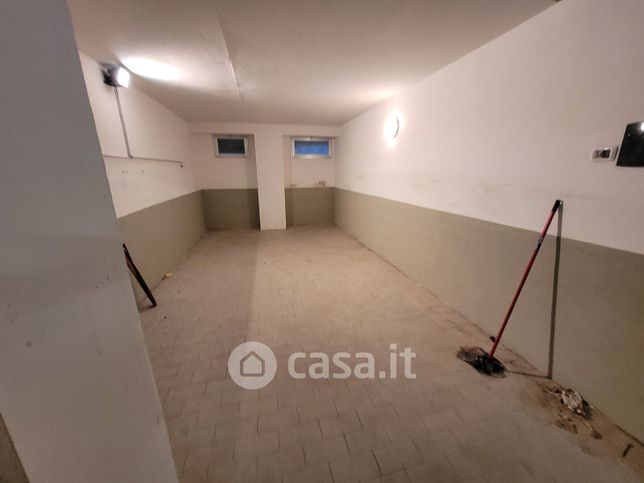 Box/posto auto in residenziale in Viale Piero Pozzoli 4
