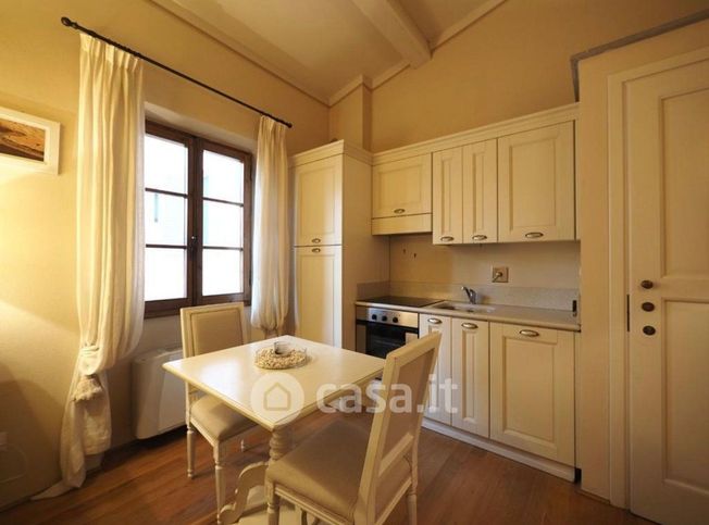Appartamento in residenziale in Via Francesco Caracciolo