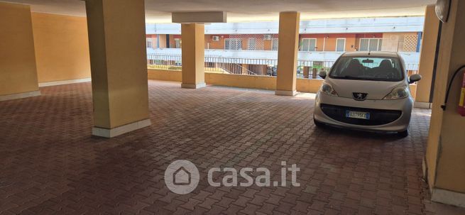 Garage/posto auto in residenziale in Via Nora Ricci 43