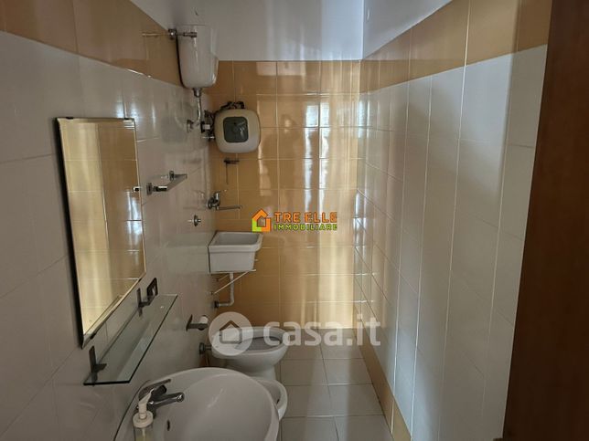 Ufficio in commerciale in Via Nazionale delle Puglie