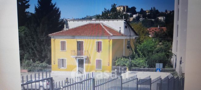 Casa indipendente in residenziale in Via Carlo Bussinello