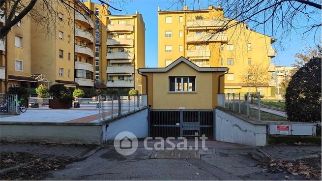 Garage/posto auto in residenziale in Corso Giuseppe Garibaldi 10