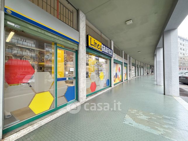 Negozio/locale commerciale in commerciale in Via Eugenio Curiel 88