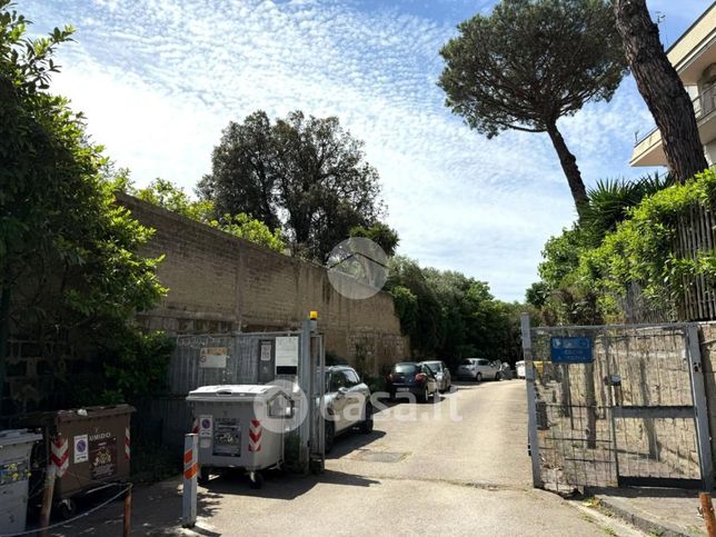 Box/posto auto in residenziale in Viale Colli Aminei 461