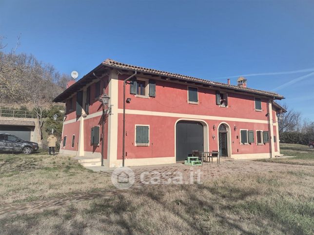 Rustico/casale in residenziale in Via Montechiaro 21