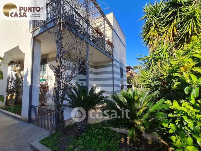 Appartamento in residenziale in Via Calliope