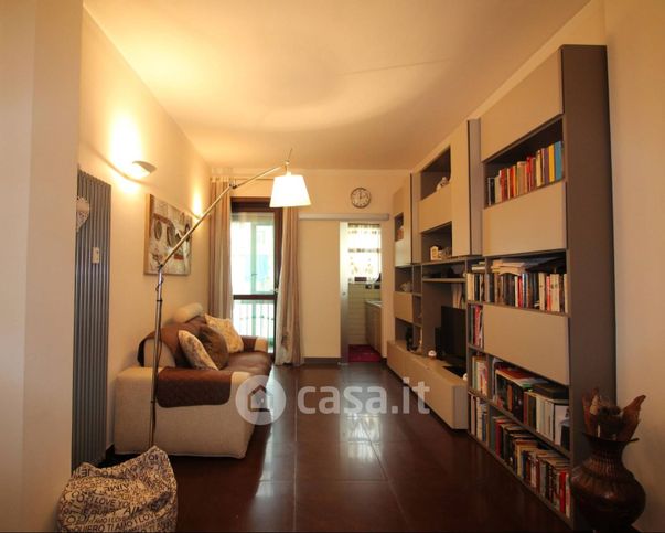 Appartamento in residenziale in Via Locana 10