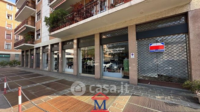 Ufficio in commerciale in Via Antonio Stoppani