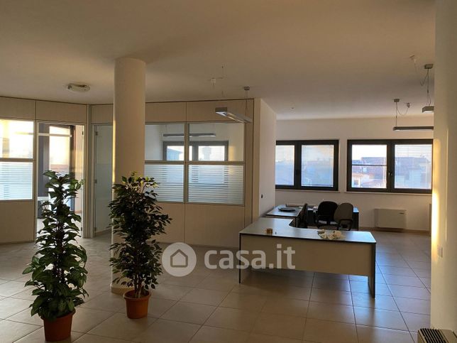 Ufficio in commerciale in Via Napoleone IIIÂ°