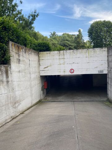 Box/posto auto in residenziale in Via Giulio Natta 15 C