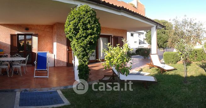 Casa bi/trifamiliare in vacanze in Via Renzo Laconi 1
