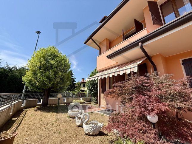 Casa bi/trifamiliare in residenziale in Via San Paolo