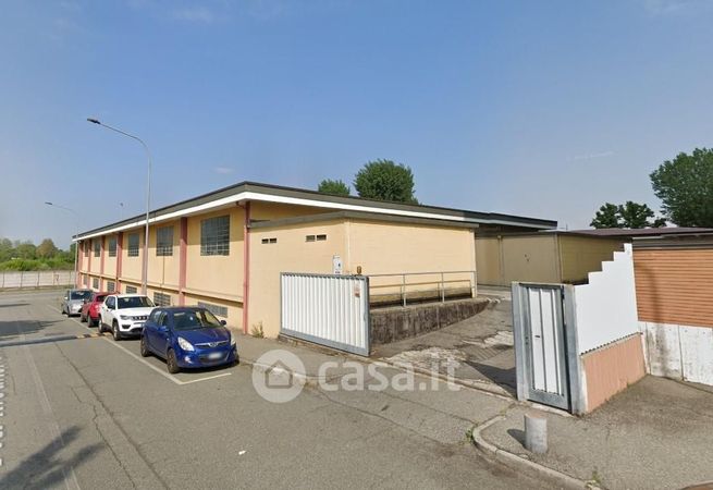 Box/posto auto in residenziale in Strada della Cebrosa 150