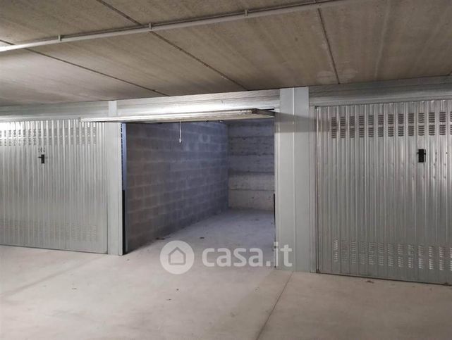 Garage/posto auto in residenziale in Via Caporali