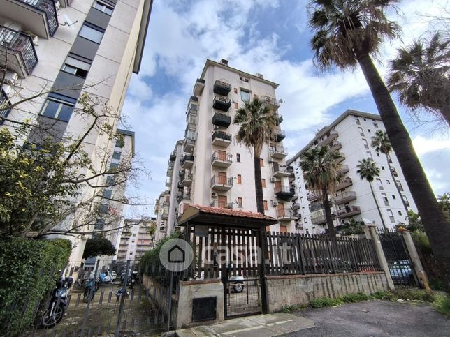 Appartamento in residenziale in Via Saverio Latteri 10