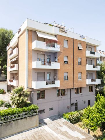 Appartamento in residenziale in Via Trieste 27