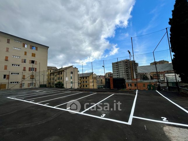 Garage/posto auto in residenziale in Salita Al Santuario