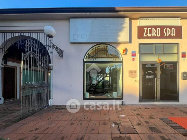 Ufficio in commerciale in Via Giuseppe Garibaldi 44