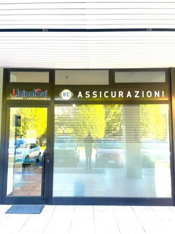 Ufficio in commerciale in Via del Sasso 8