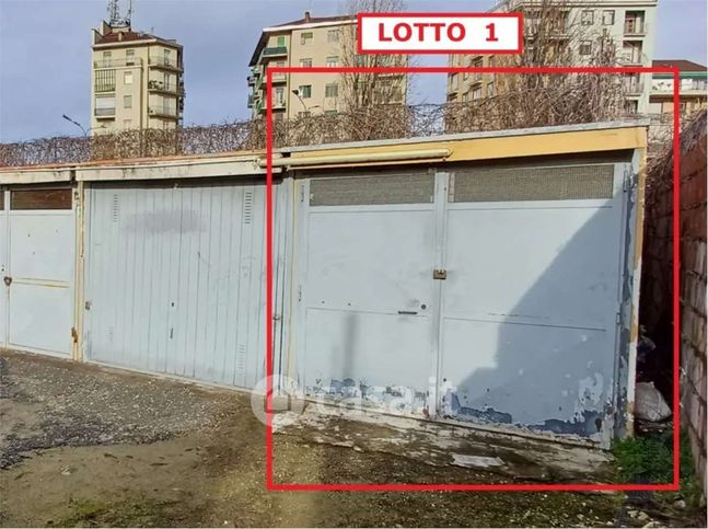 Garage/posto auto in residenziale in Via Stradella