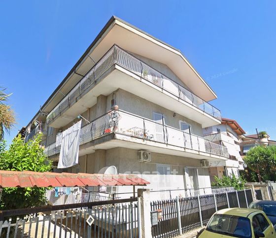 Appartamento in residenziale in Via dei Glicini 16