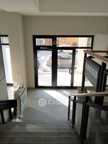 Ufficio in commerciale in 