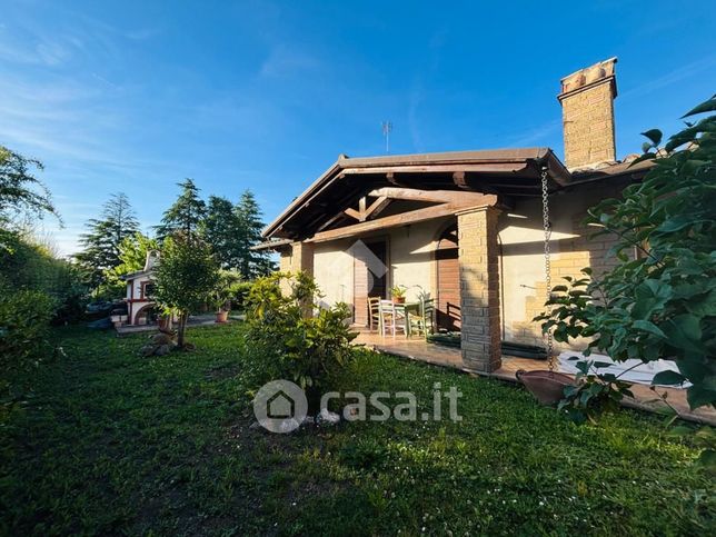 Villa in residenziale in Via Donatori di Sangue 6