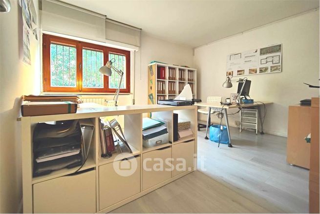 Ufficio in commerciale in Viale Luigi Cadorna