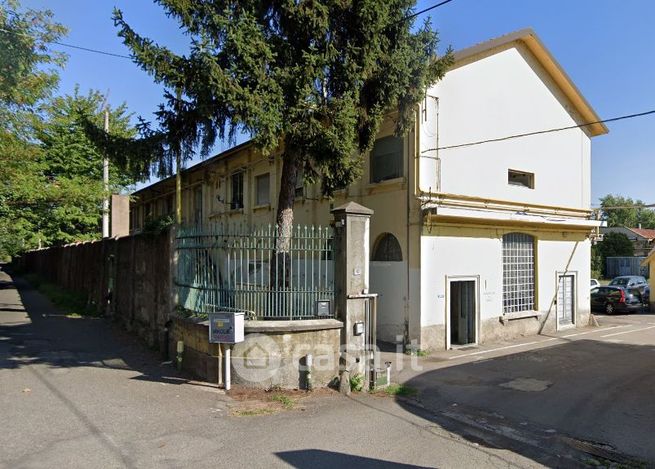 Capannone in commerciale in Via Isonzo 8