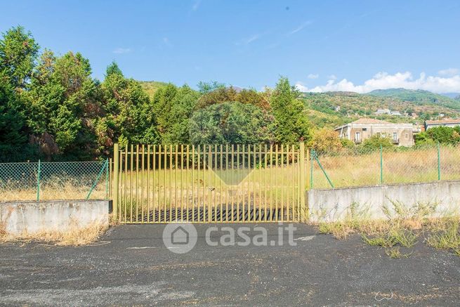 Terreno agricolo in commerciale in Via Archimede 38