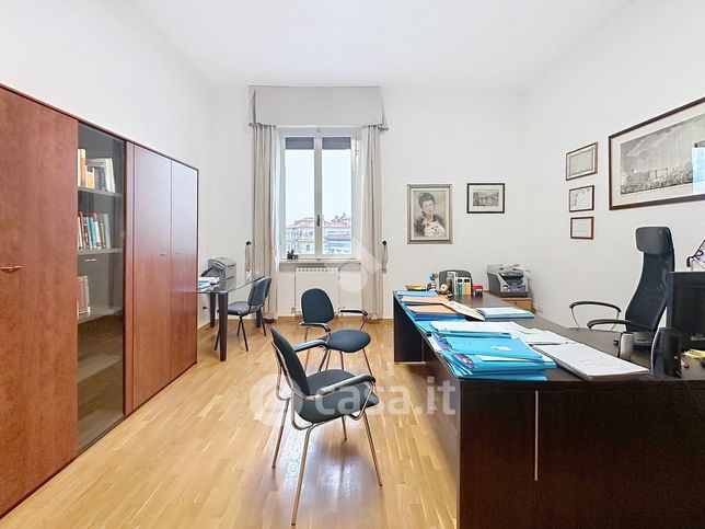 Ufficio in commerciale in Via dei Lanzi 33