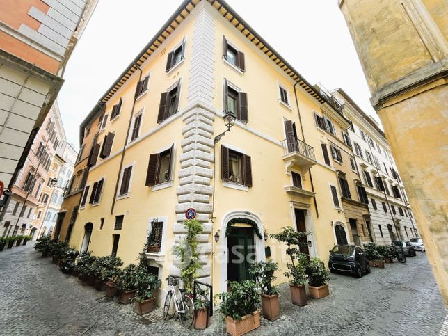 Appartamento in residenziale in Via della Lupa 11