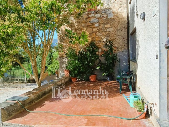 Casa indipendente in residenziale in Via Comunale Canipaletti